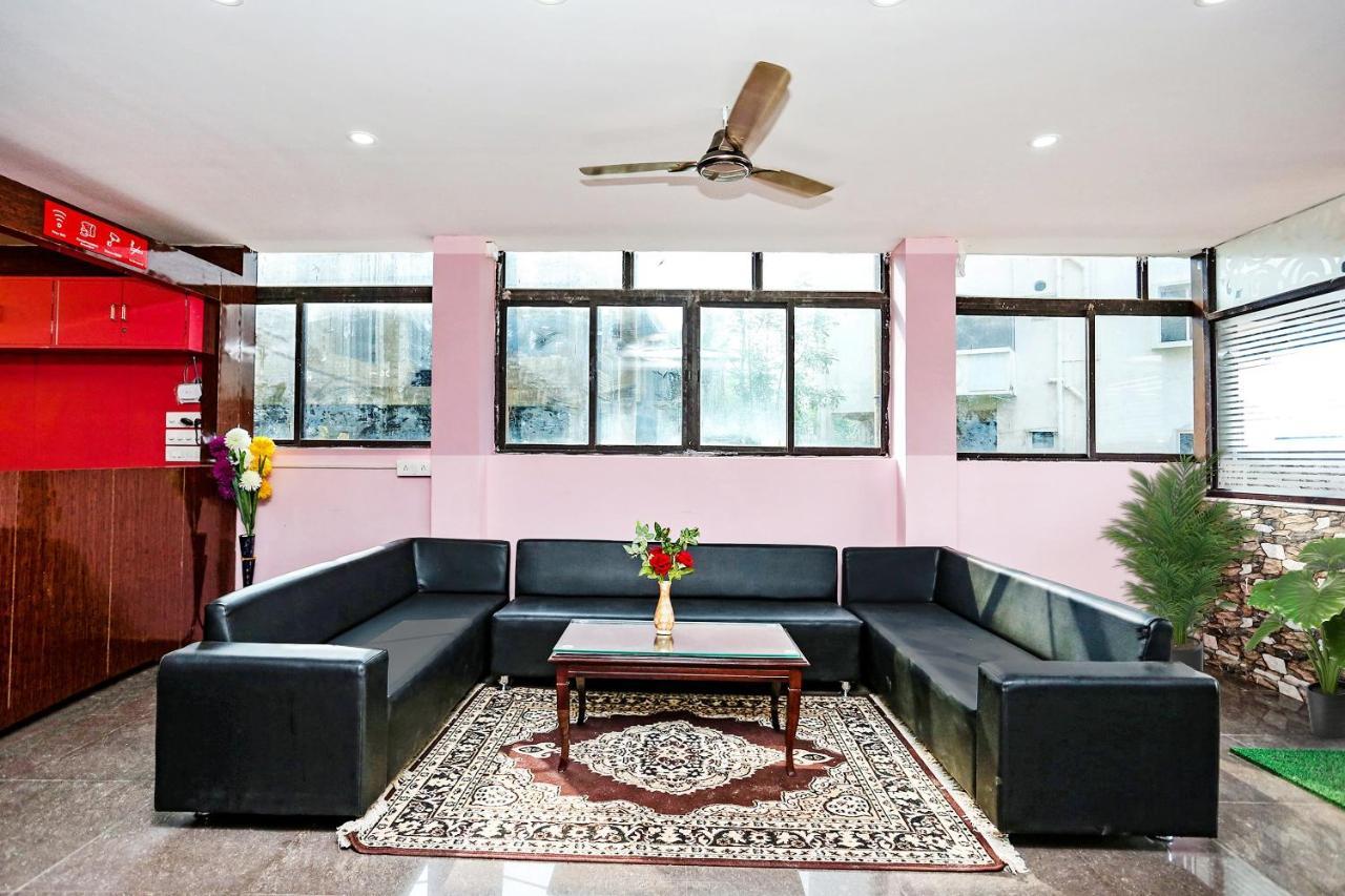 Super Collection O Aryan Hotel Khandagiri Eksteriør bilde